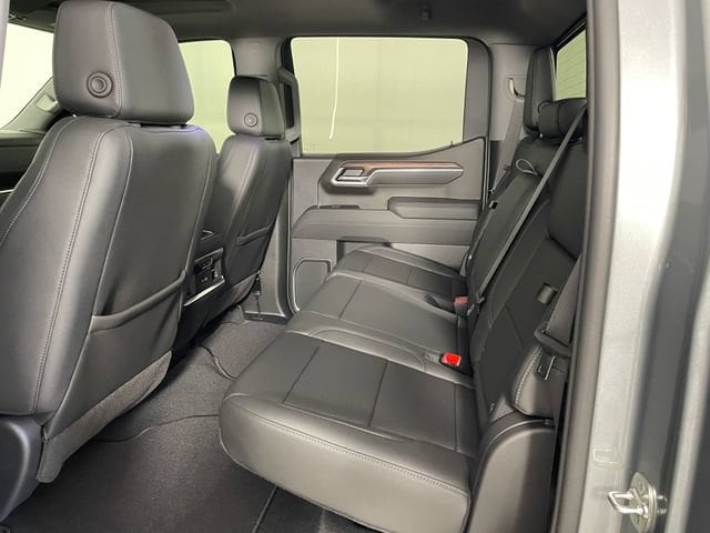 2026 GMC Sierra 1500 SLT - Photo 6