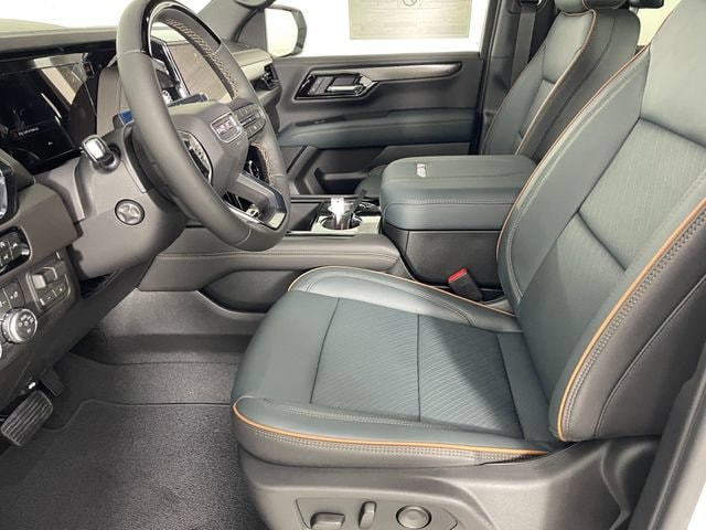 2026 GMC Yukon AT4 - Photo 2