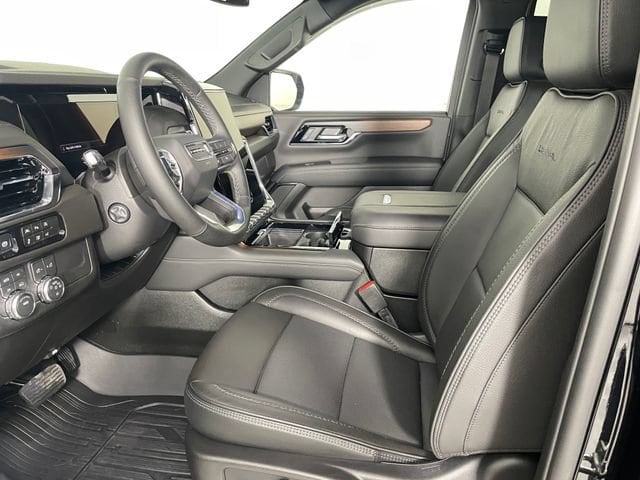 2026 GMC Yukon XL Denali - Photo 2