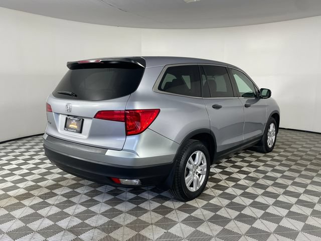 2017 Honda Pilot LX - Photo 24