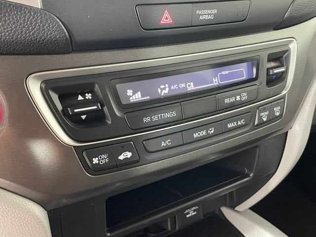 2017 Honda Pilot LX - Photo 9