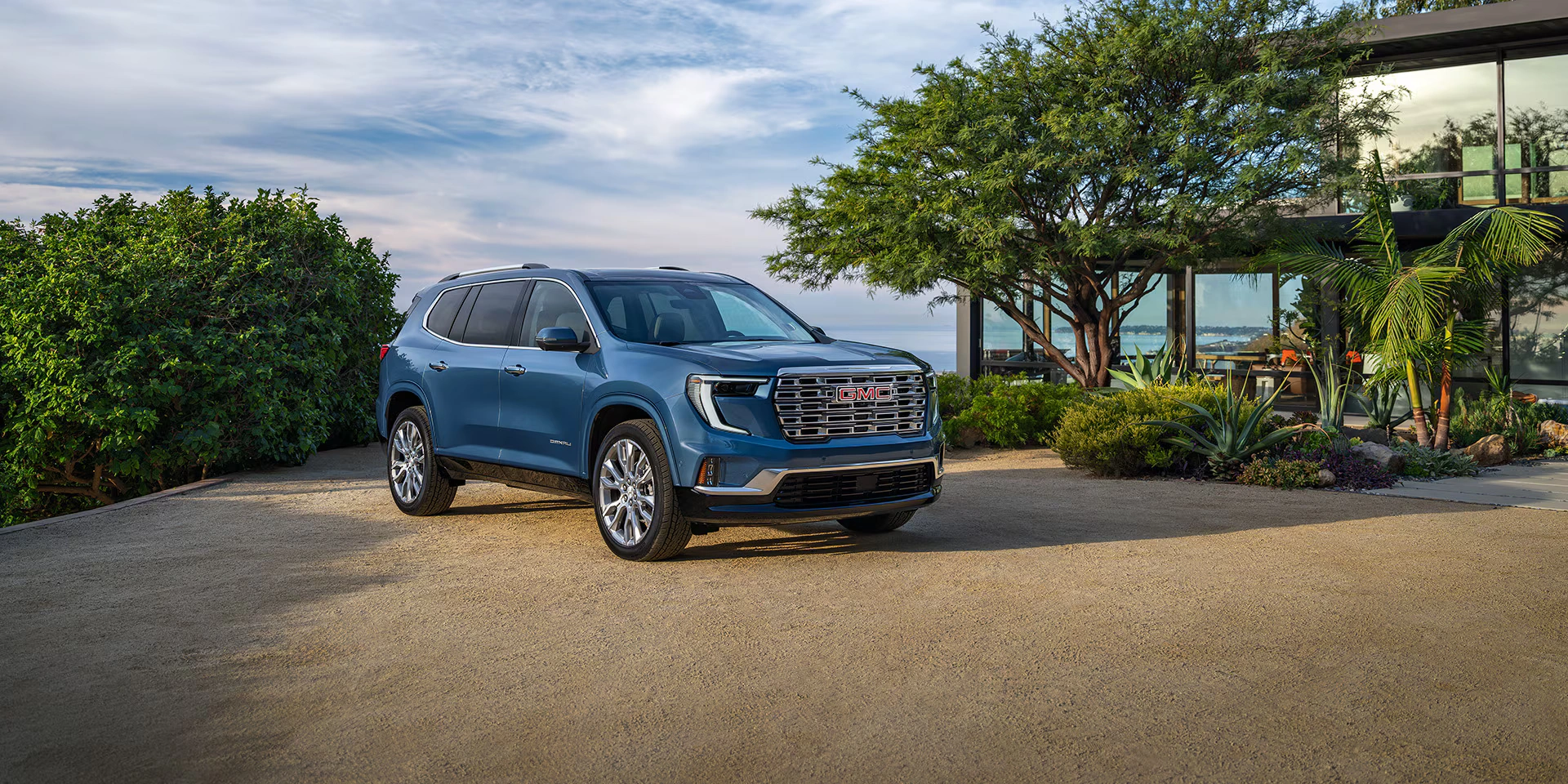 Modern SUV Styling with Bold GMC Design