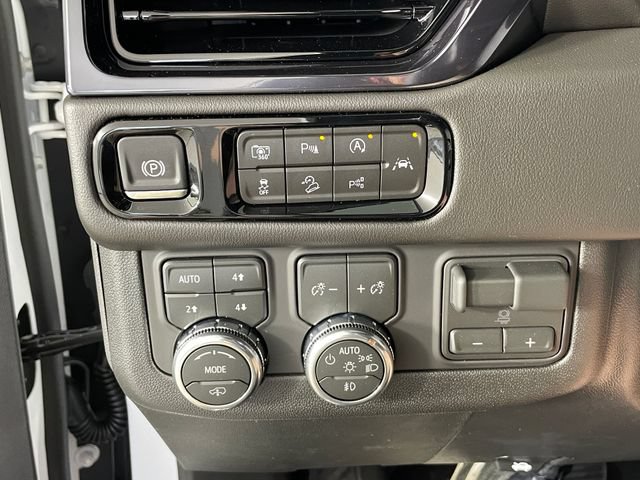 2026 GMC Yukon AT4 - Photo 11