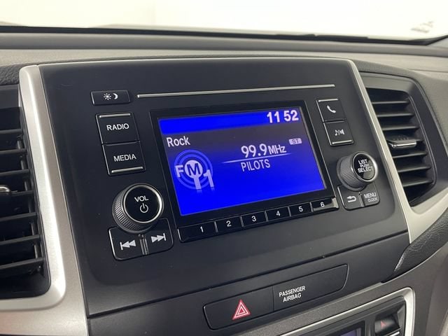 2017 Honda Pilot LX - Photo 7