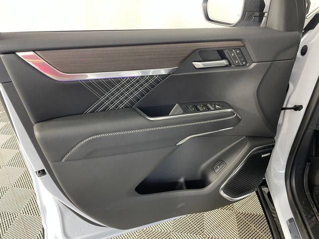 2026 GMC Acadia Denali - Photo 13