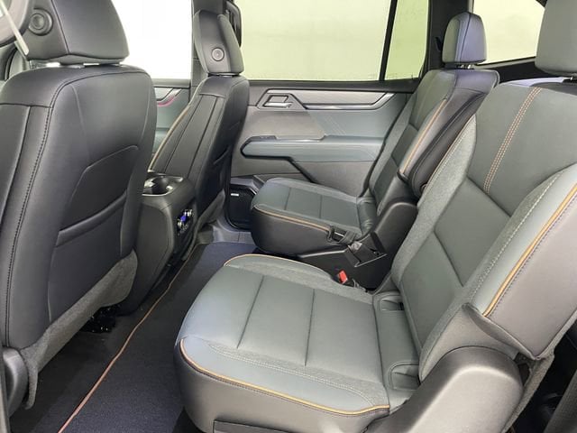 2026 GMC Acadia AT4 - Photo 9