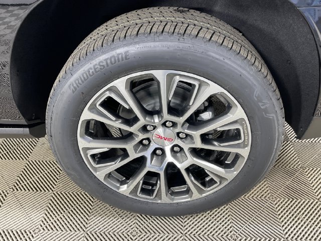 2026 GMC Yukon XL Denali - Photo 17