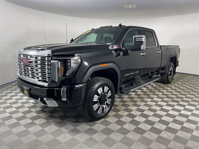2026 GMC Sierra 4WD Crew Cab Standard Box Denali's photo