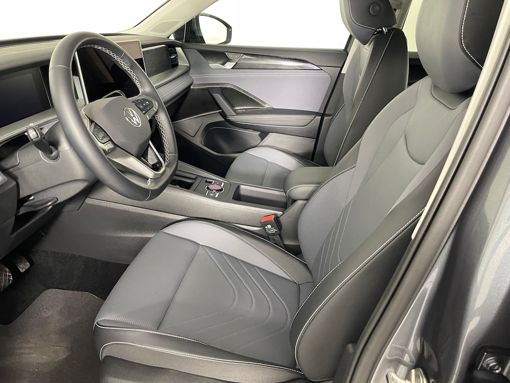 Certified 2025 Volkswagen Tiguan 2.0T SE SUV