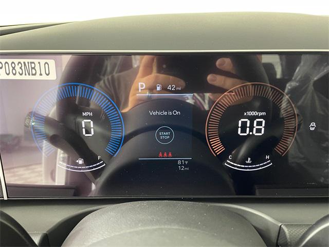 2025 Hyundai Santa Cruz SE photo 3