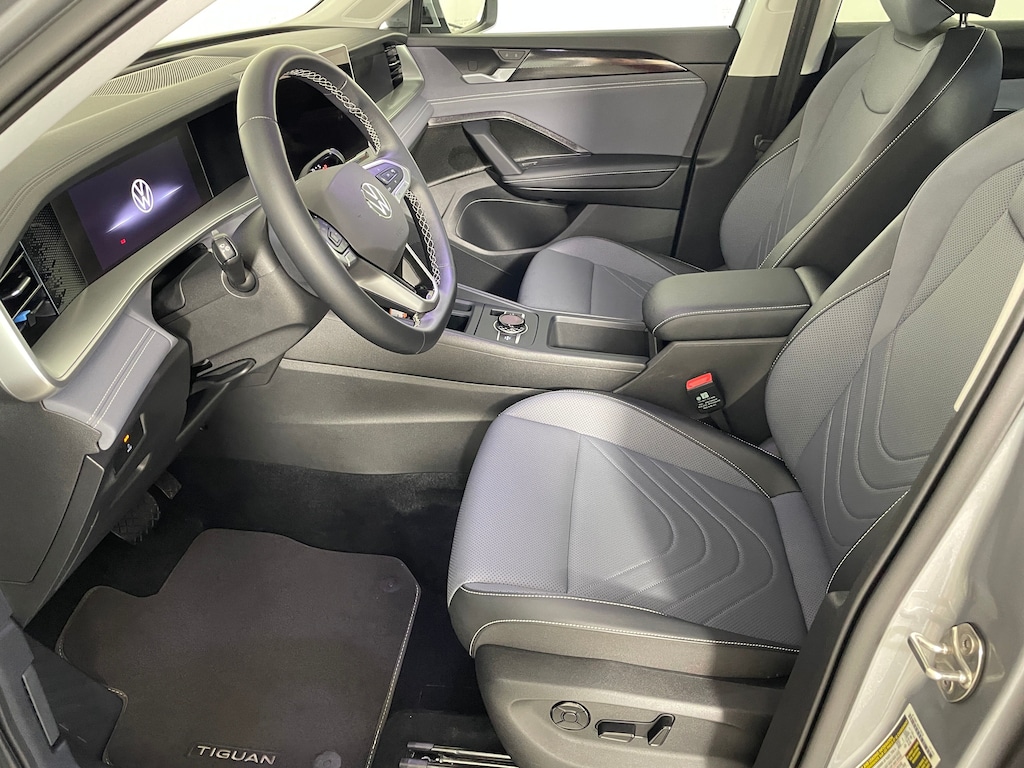 Certified 2025 Volkswagen Tiguan 2.0T SE SUV