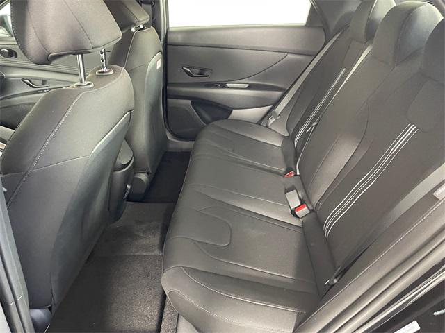 2026 Hyundai Elantra SEL Sport photo 3