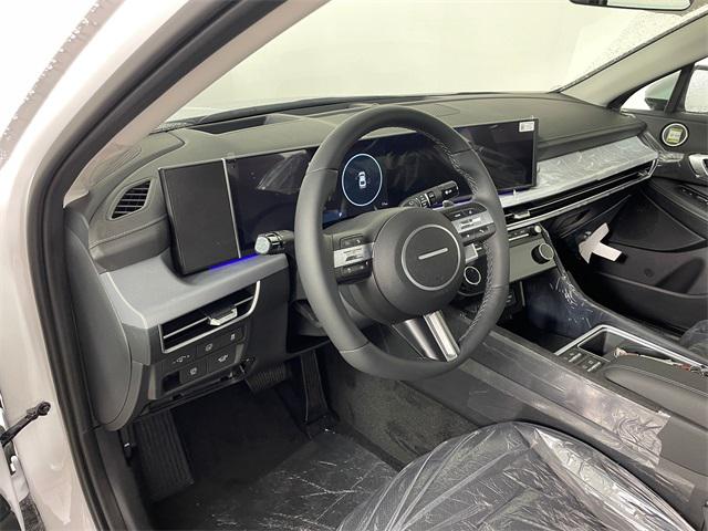 2025 Hyundai Sonata Hybrid Limited photo 2