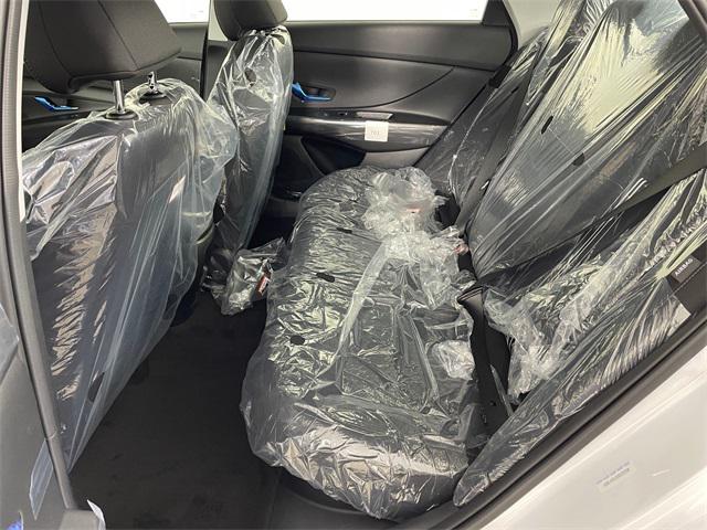 2025 Hyundai Elantra Hybrid Blue photo 4