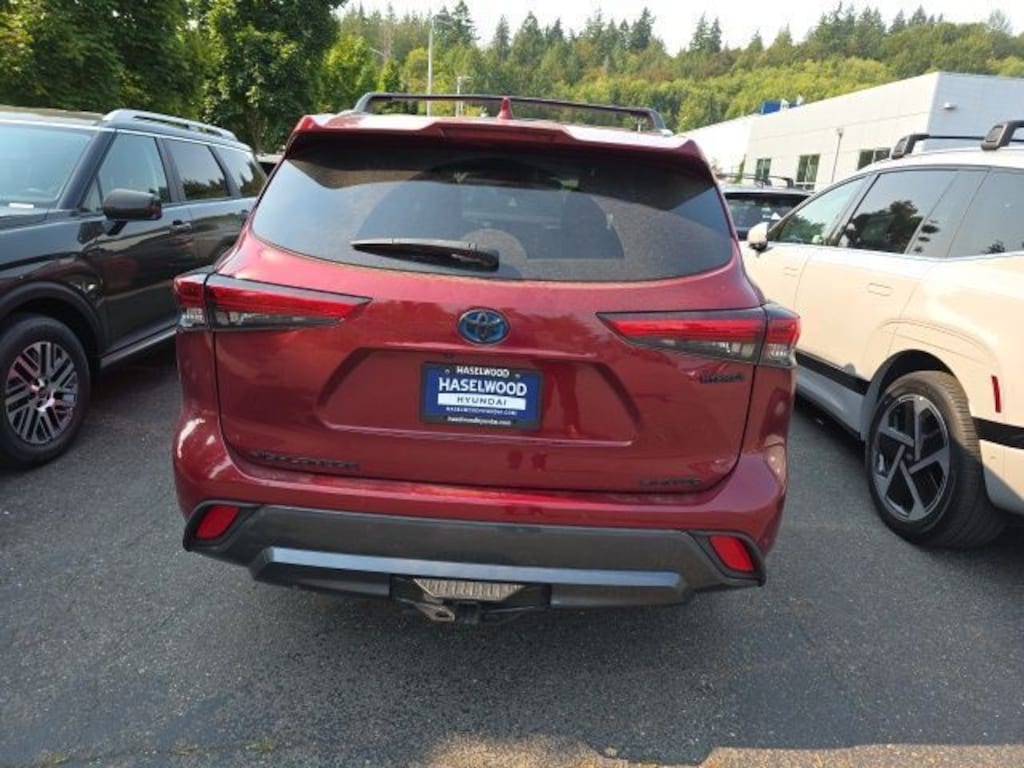 Used 2023 Toyota Highlander Hybrid Limited SUV