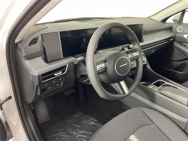 2026 Hyundai Sonata Hybrid Blue photo 2