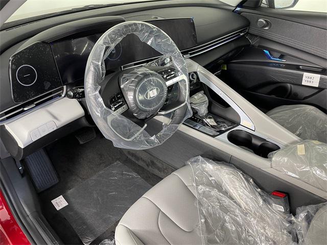 2025 Hyundai Elantra Hybrid Limited photo 2