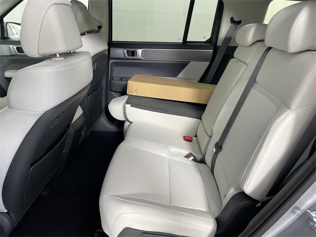 2026 Hyundai Santa Fe SE photo 4