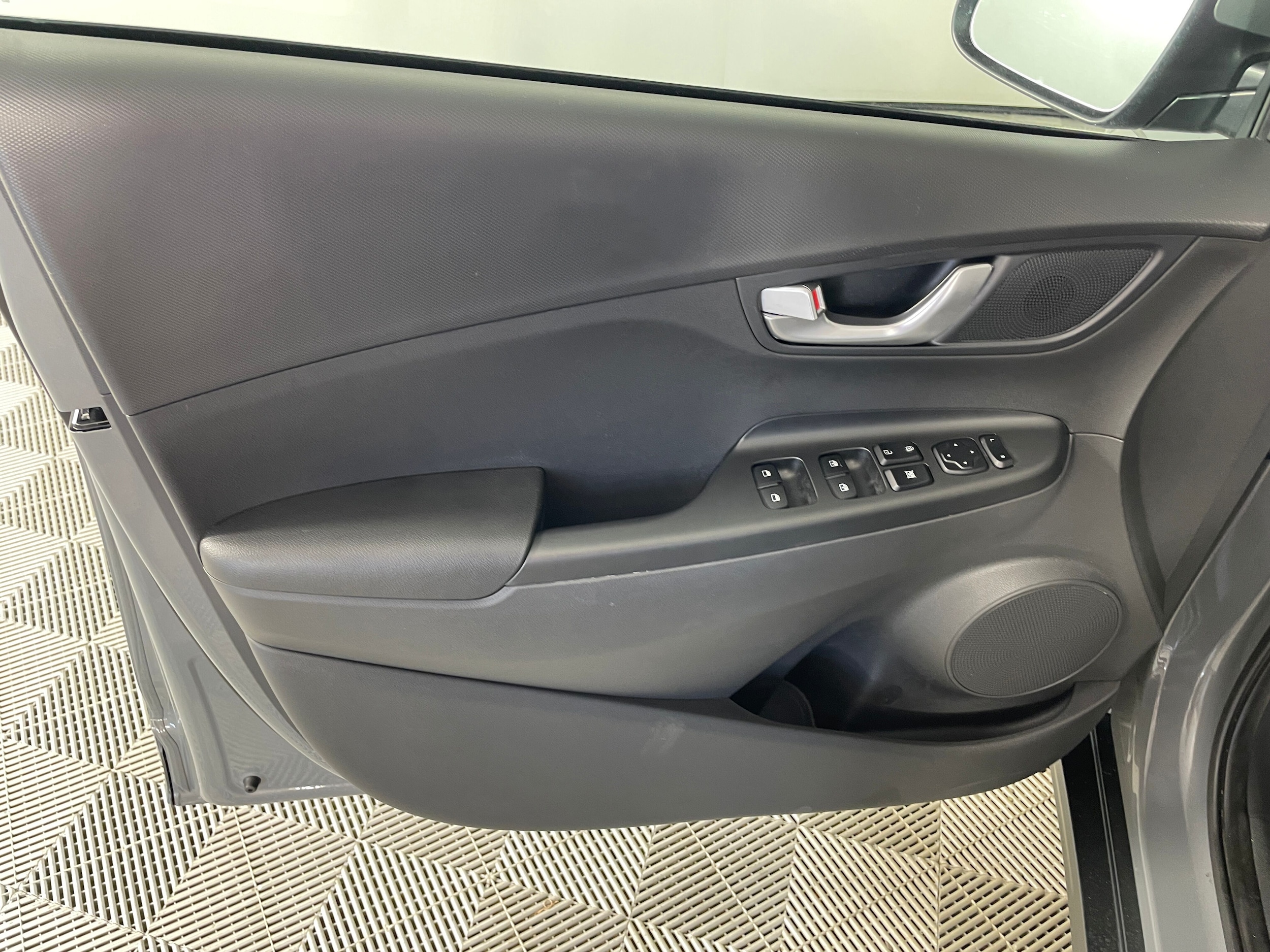 2023 Hyundai Kona EV SEL - Photo 16