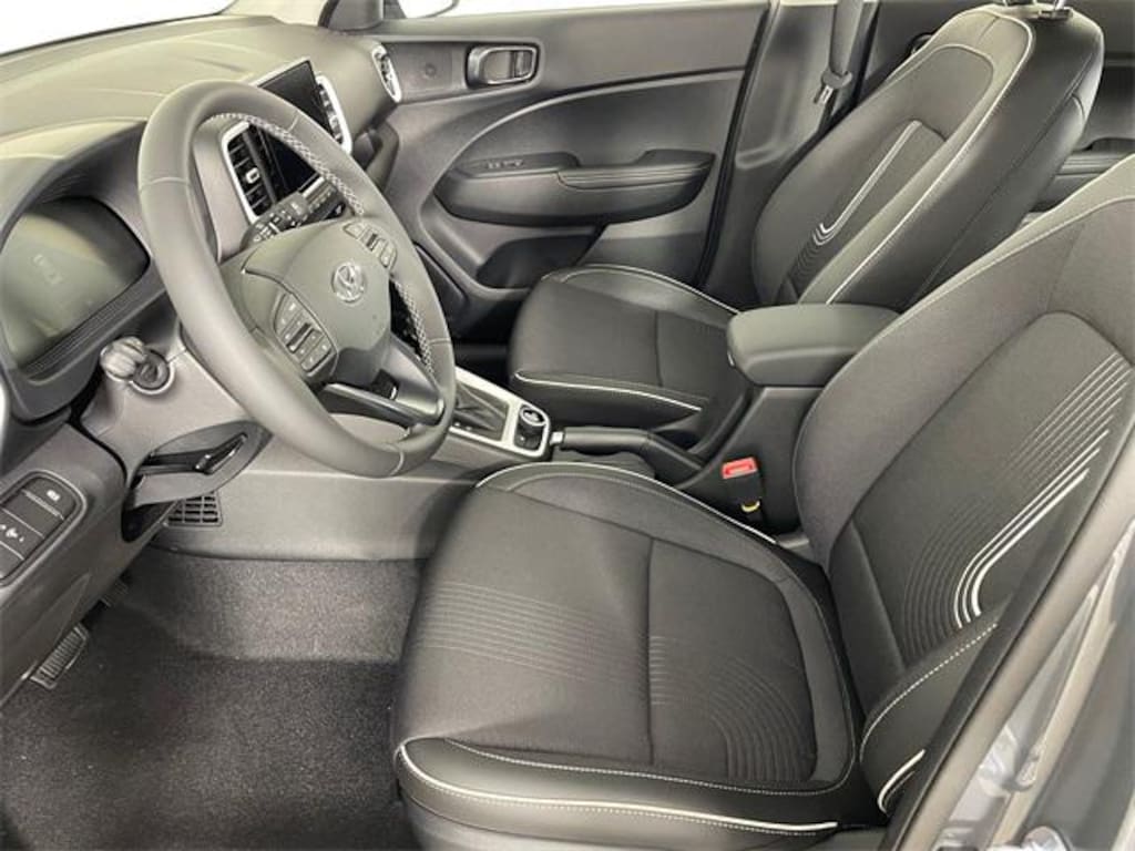 New 2025 Hyundai Venue Limited SUV
