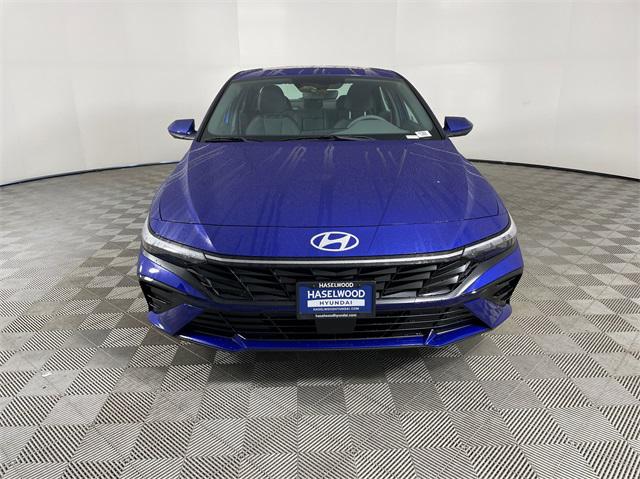 2025 Hyundai Elantra SEL Convenience photo 2