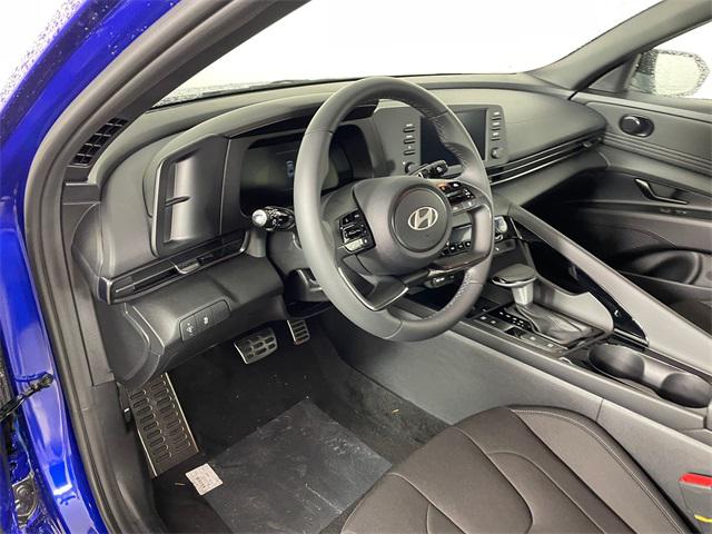 2026 Hyundai Elantra SEL Sport photo 2