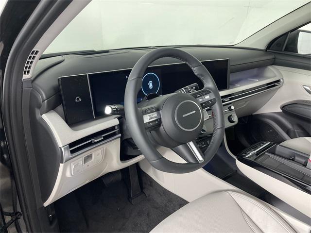 2025 Hyundai Tucson Hybrid Limited photo 2