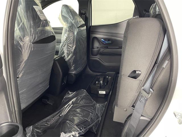 2025 Hyundai Santa Cruz SE photo 4