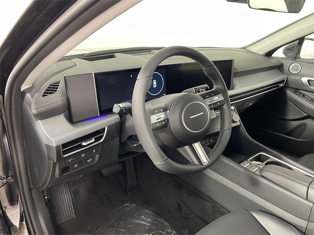 2026 Hyundai Sonata Hybrid Limited photo 2