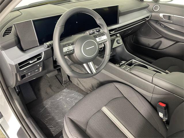 2026 Hyundai Sonata SEL Sport photo 2