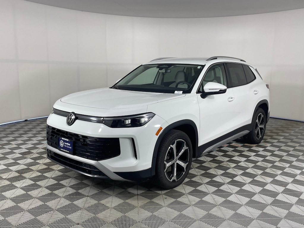 Certified 2025 Volkswagen Tiguan 2.0T SE SUV