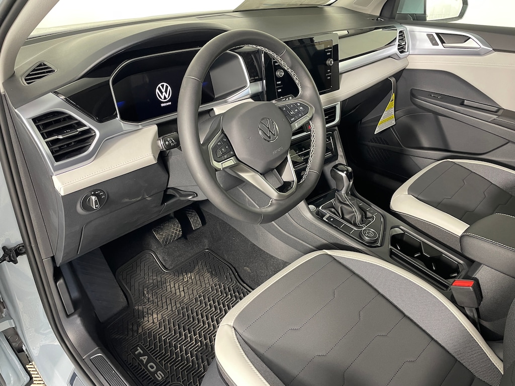 New 2026 Volkswagen Taos 1.5T SE SUV