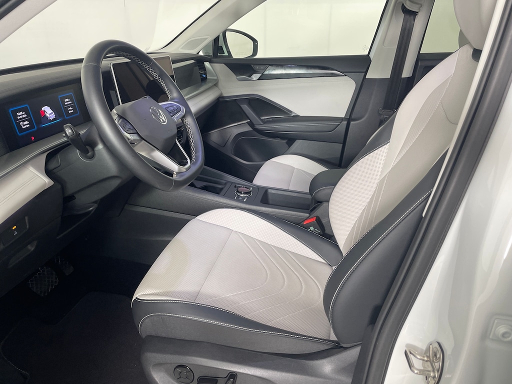 Used 2025 Volkswagen Tiguan 2.0T SE SUV