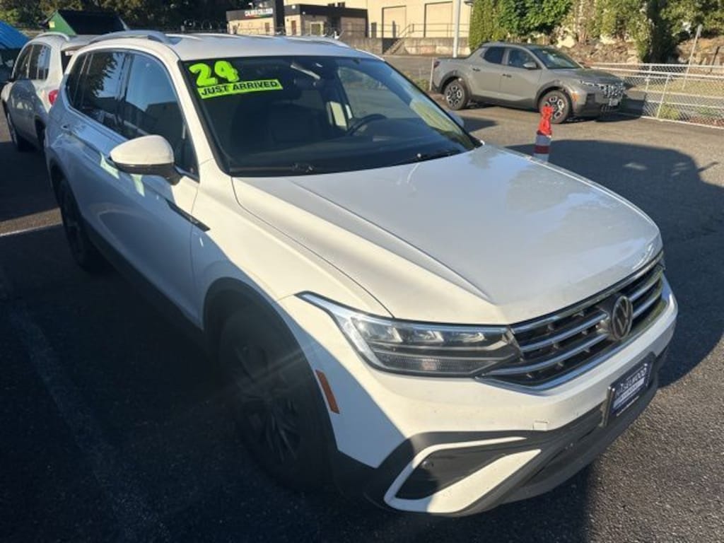 Used 2024 Volkswagen Tiguan 2.0T SE SUV