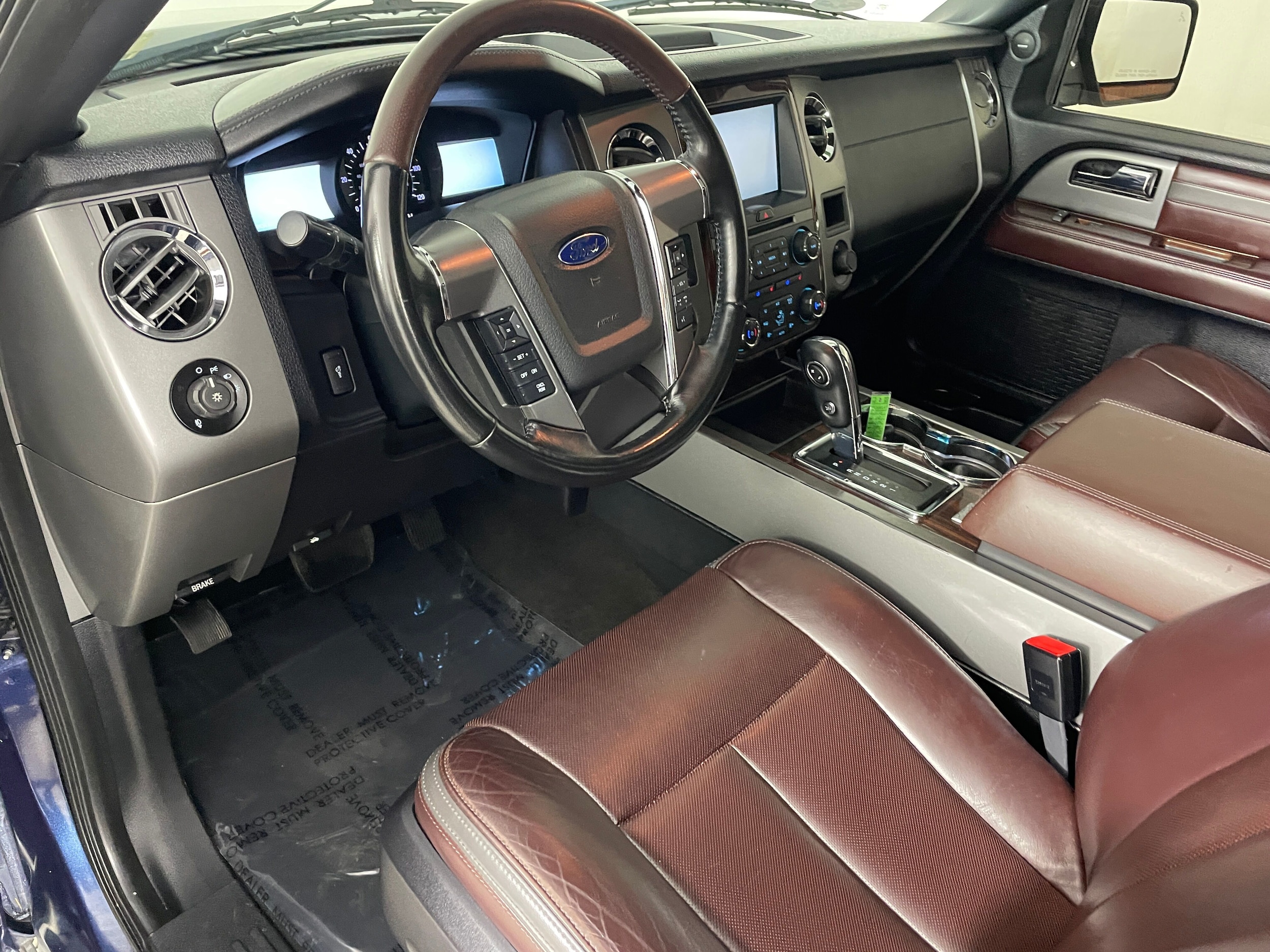 2015 Ford Expedition Platinum photo 2
