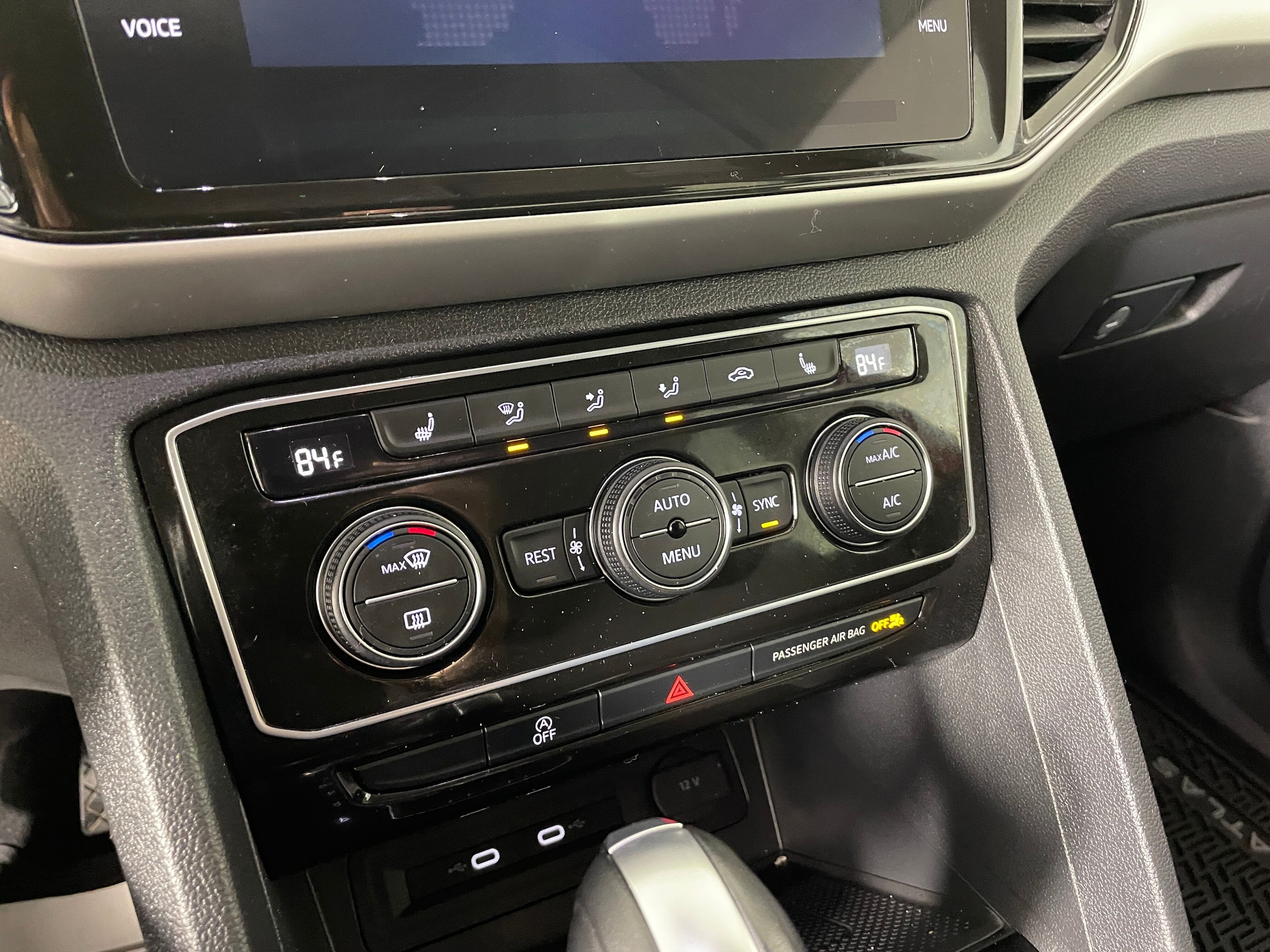 2022 Volkswagen Atlas 3.6L V6 SE w/Technology photo 3