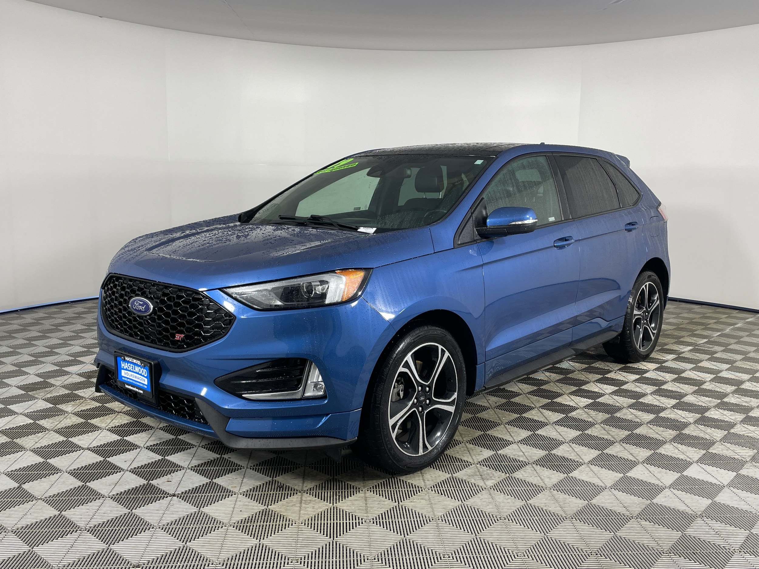 2019 Ford Edge ST's photo