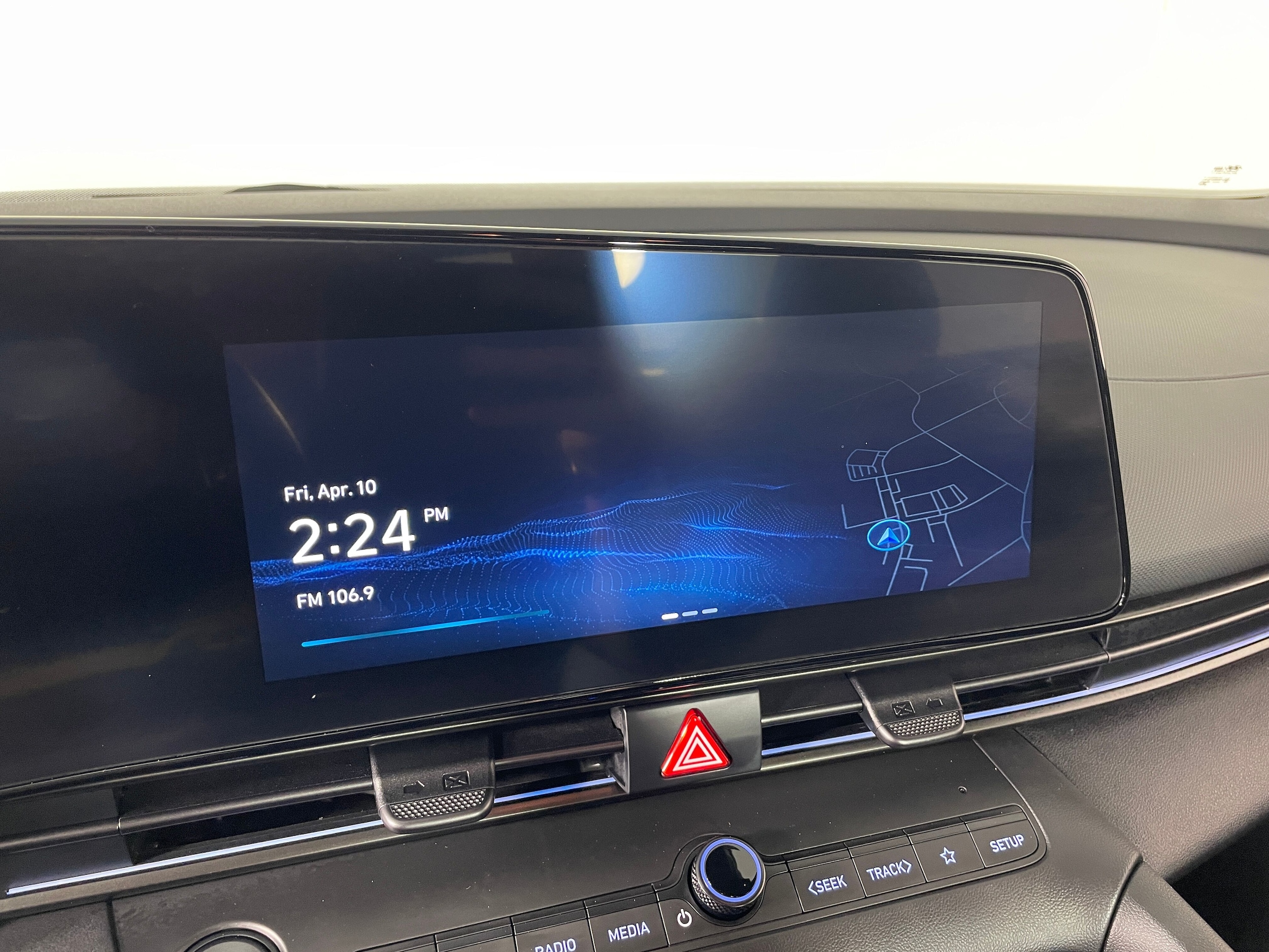 2025 Hyundai Elantra Hybrid photo 6