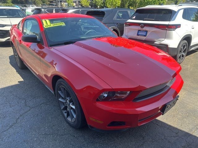 2011 Ford Mustang photo 2