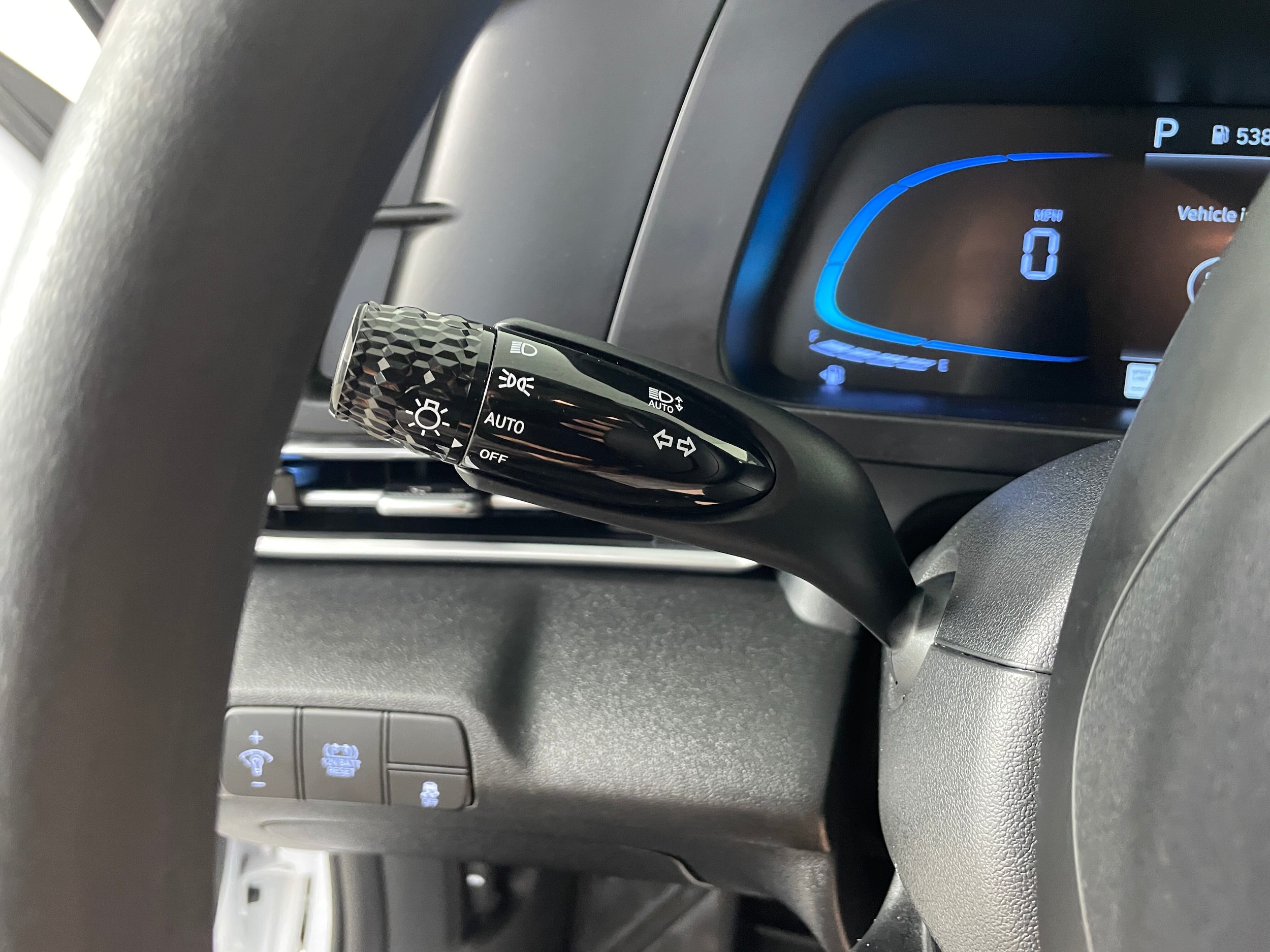 2025 Hyundai Elantra Blue - Photo 13