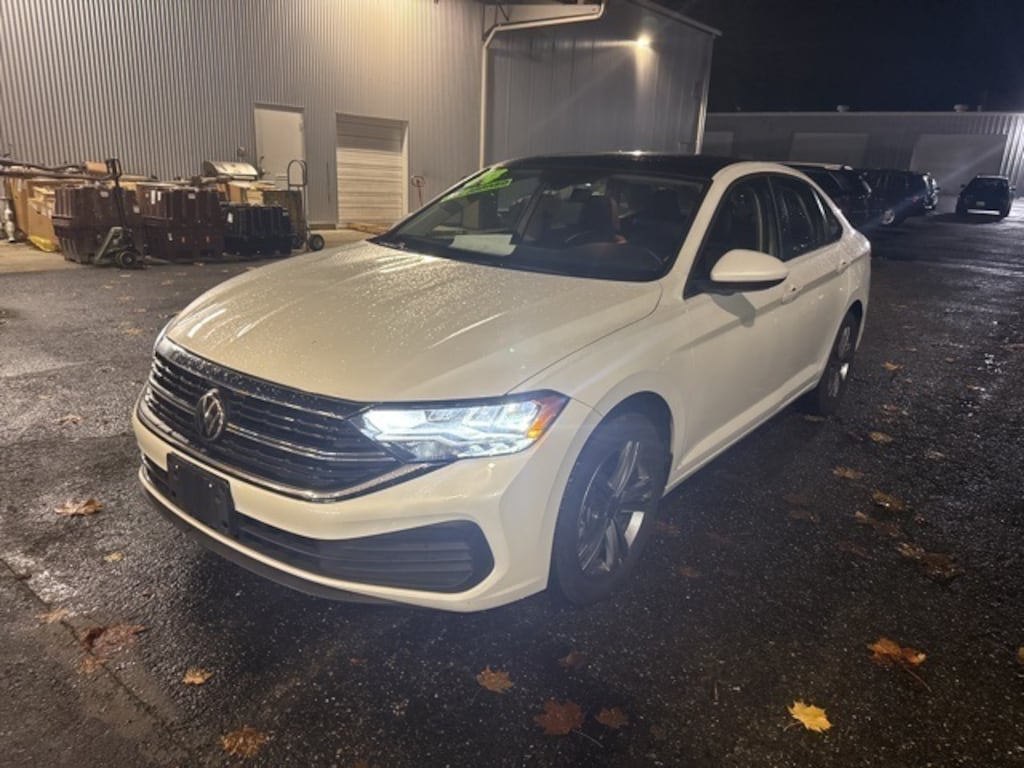 Used 2024 Volkswagen Jetta 1.5T SE Sedan