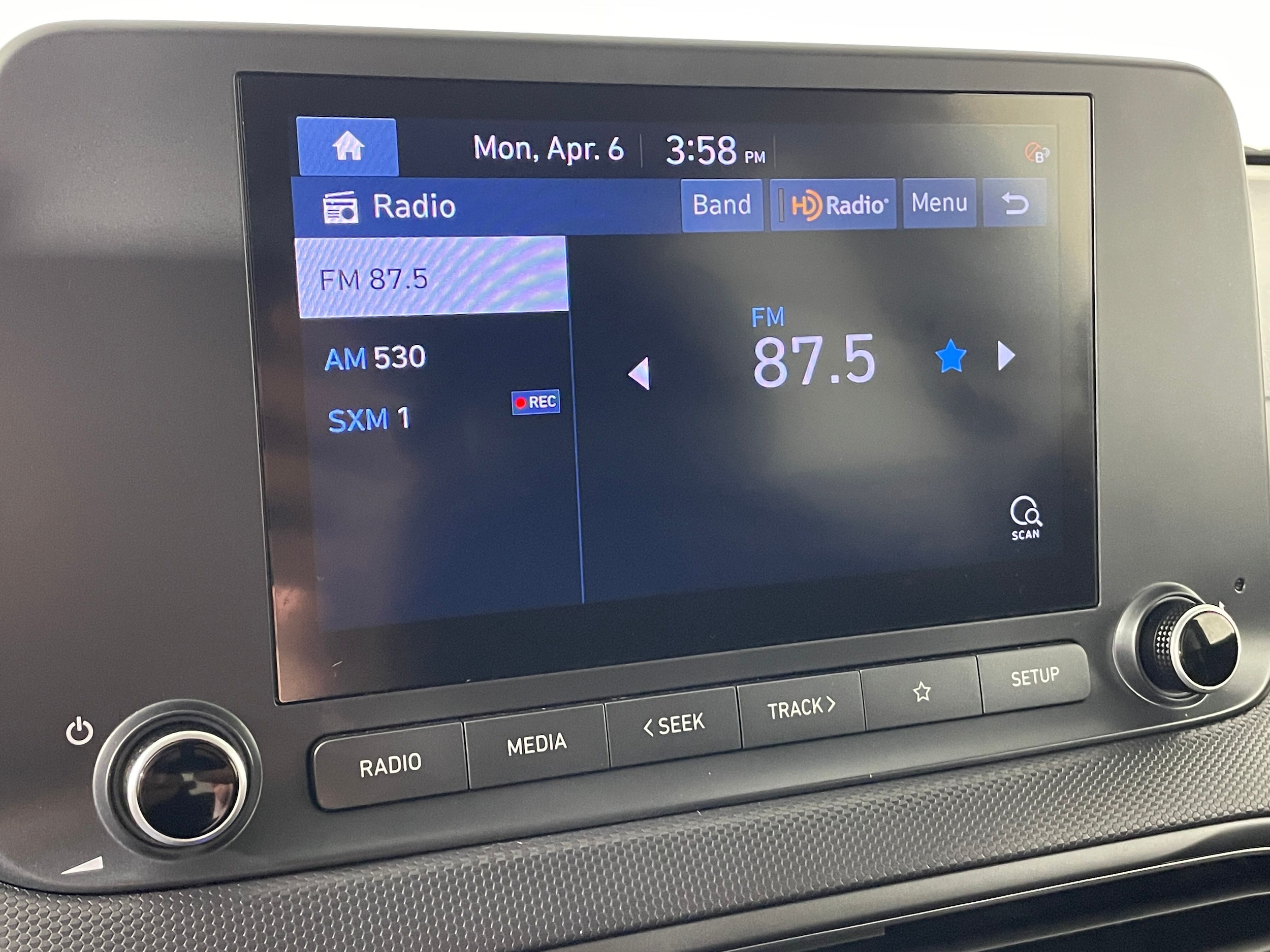 2022 Hyundai Kona SEL photo 6