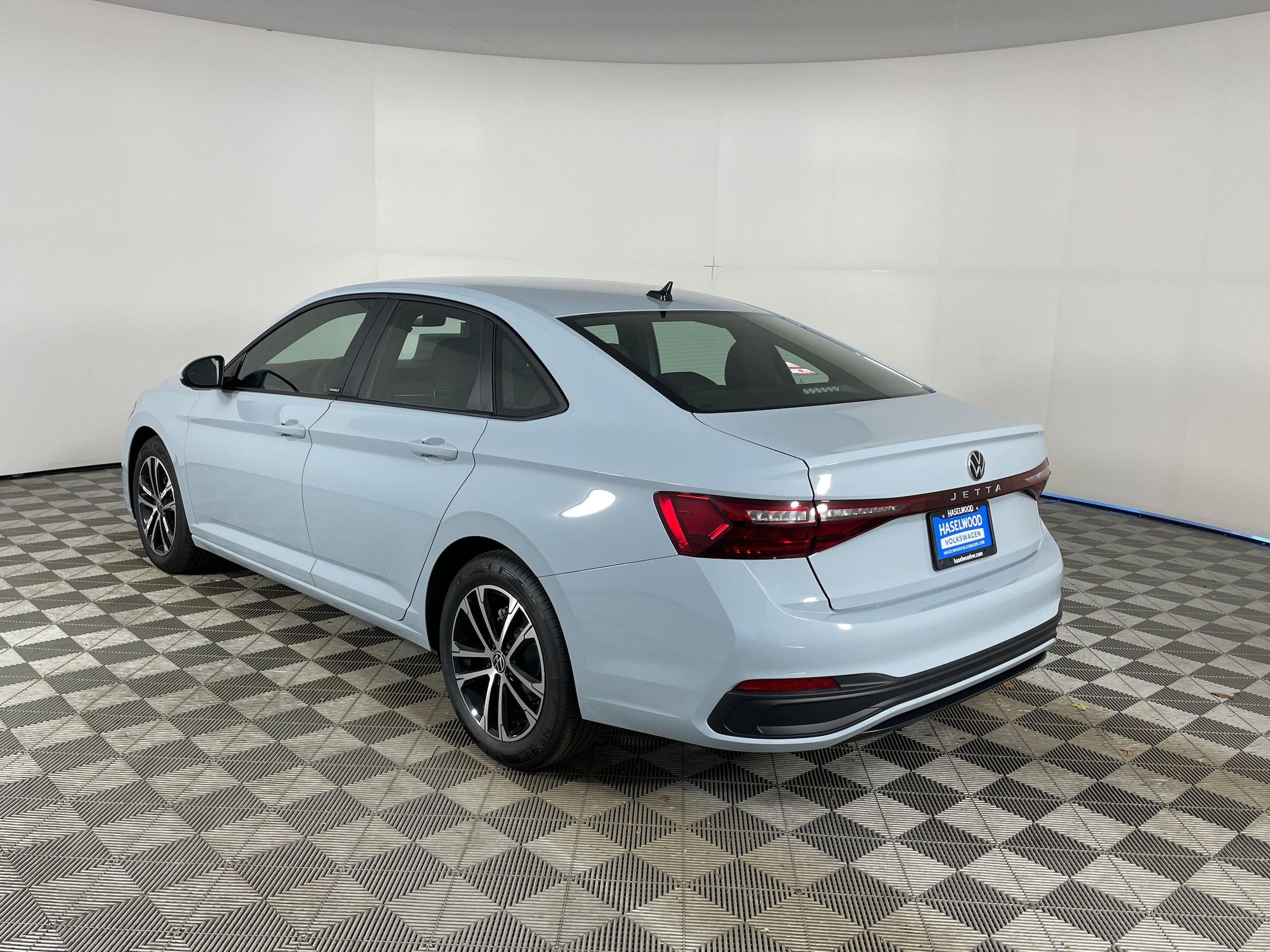 2026 Volkswagen Jetta Sport - Photo 10