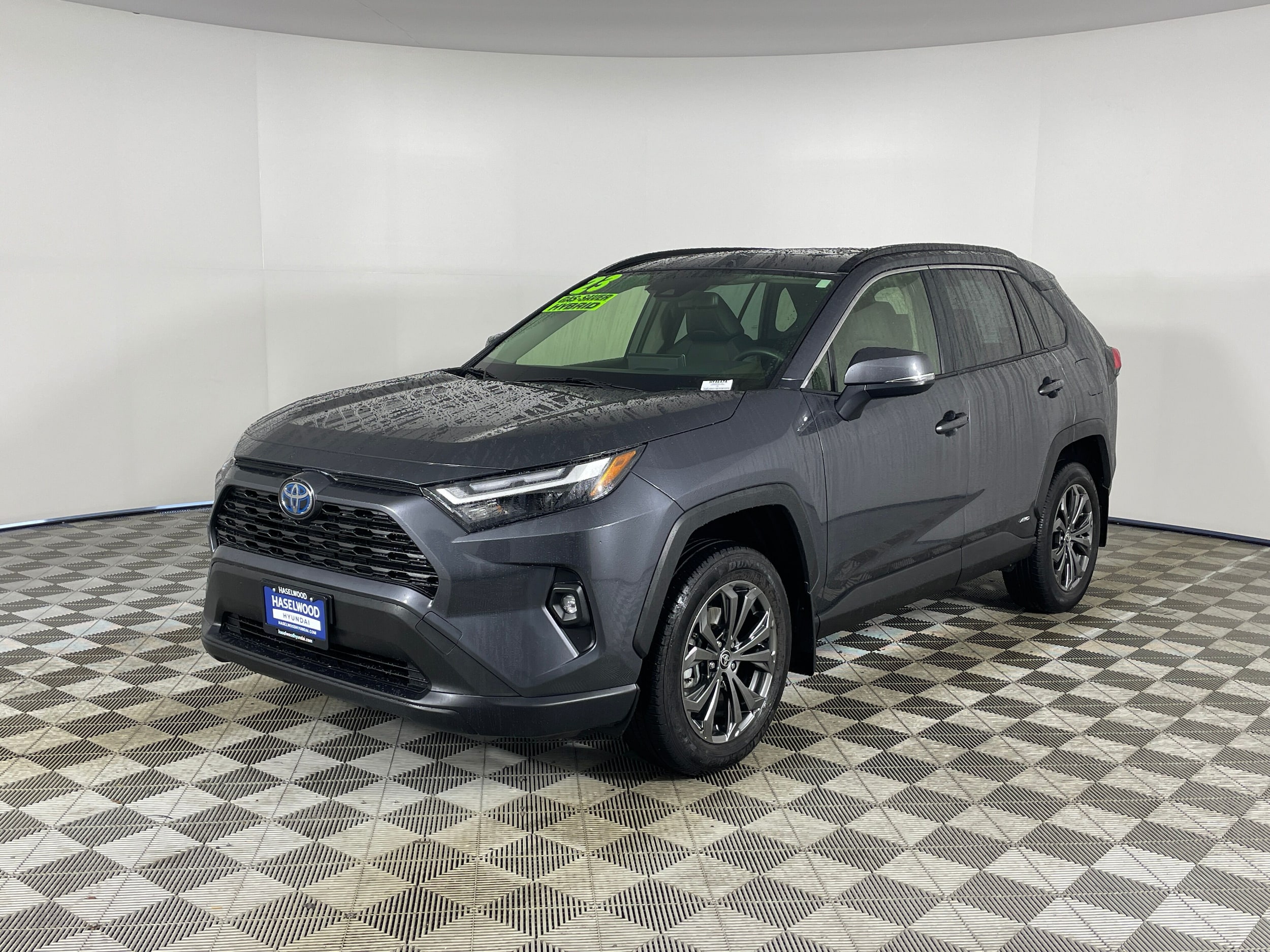 2023 Toyota RAV4 XLE Premium's photo