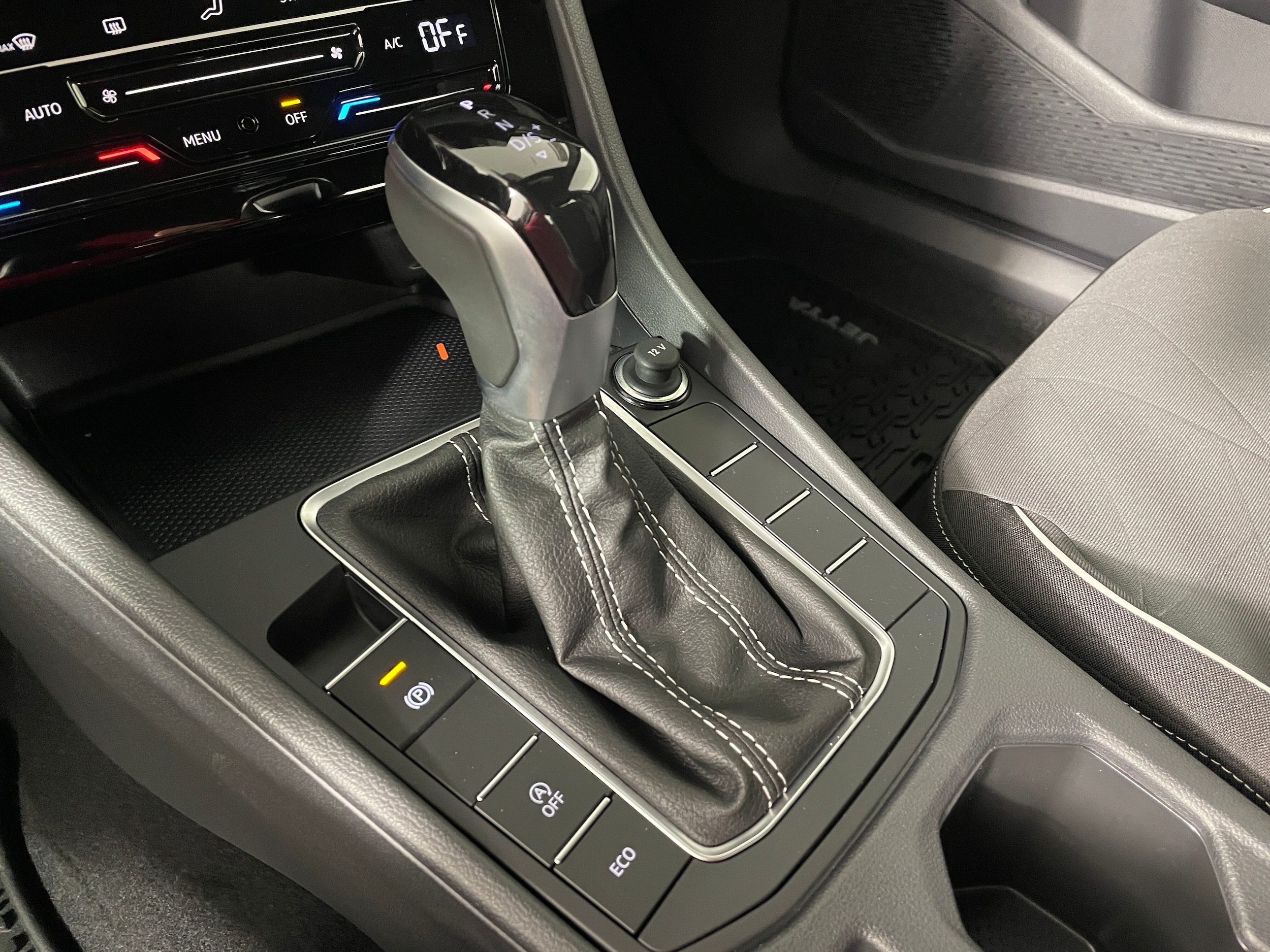 2026 Volkswagen Jetta Sport - Photo 7