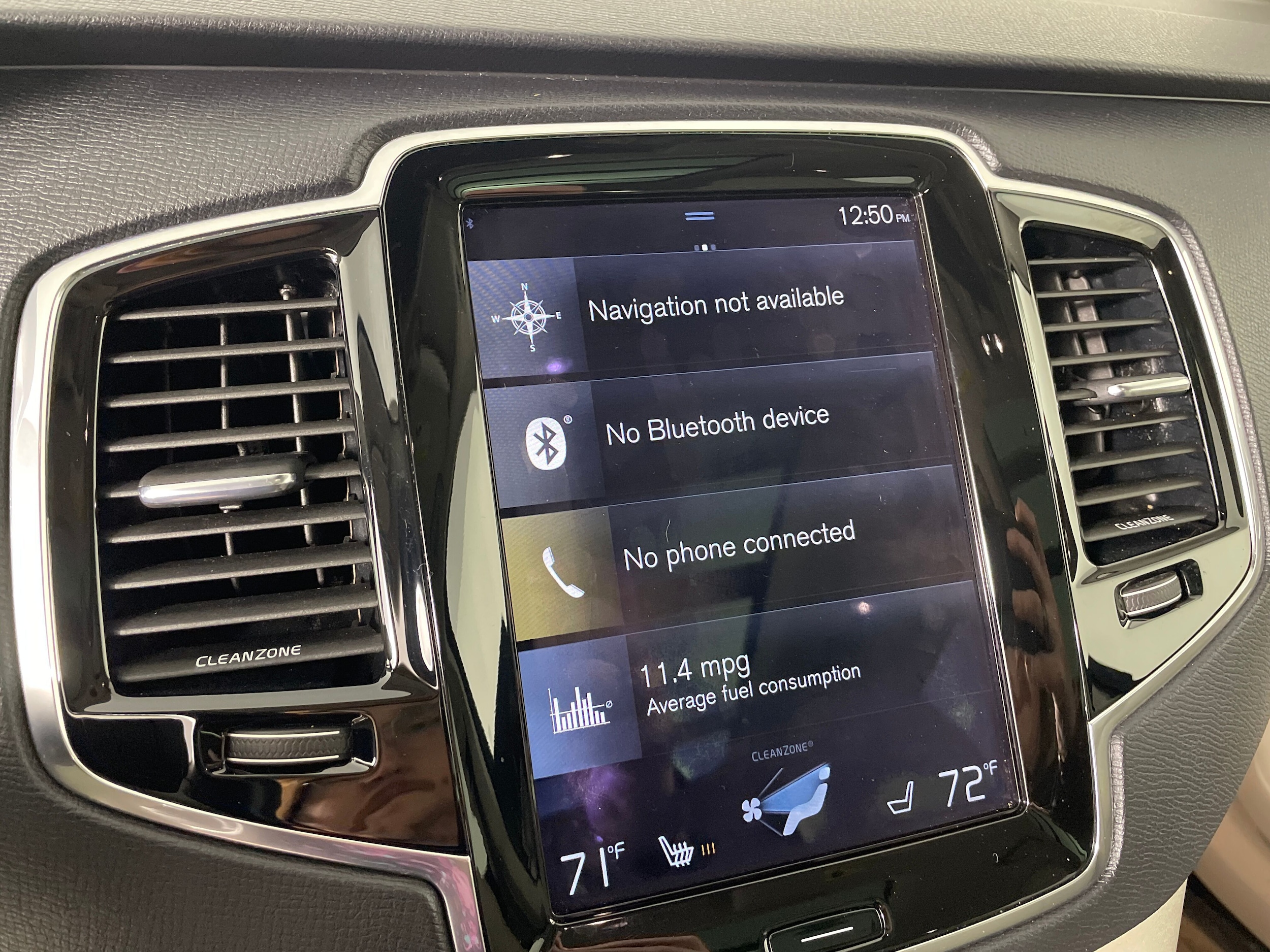 2016 Volvo XC90 T6 Momentum AWD photo 6