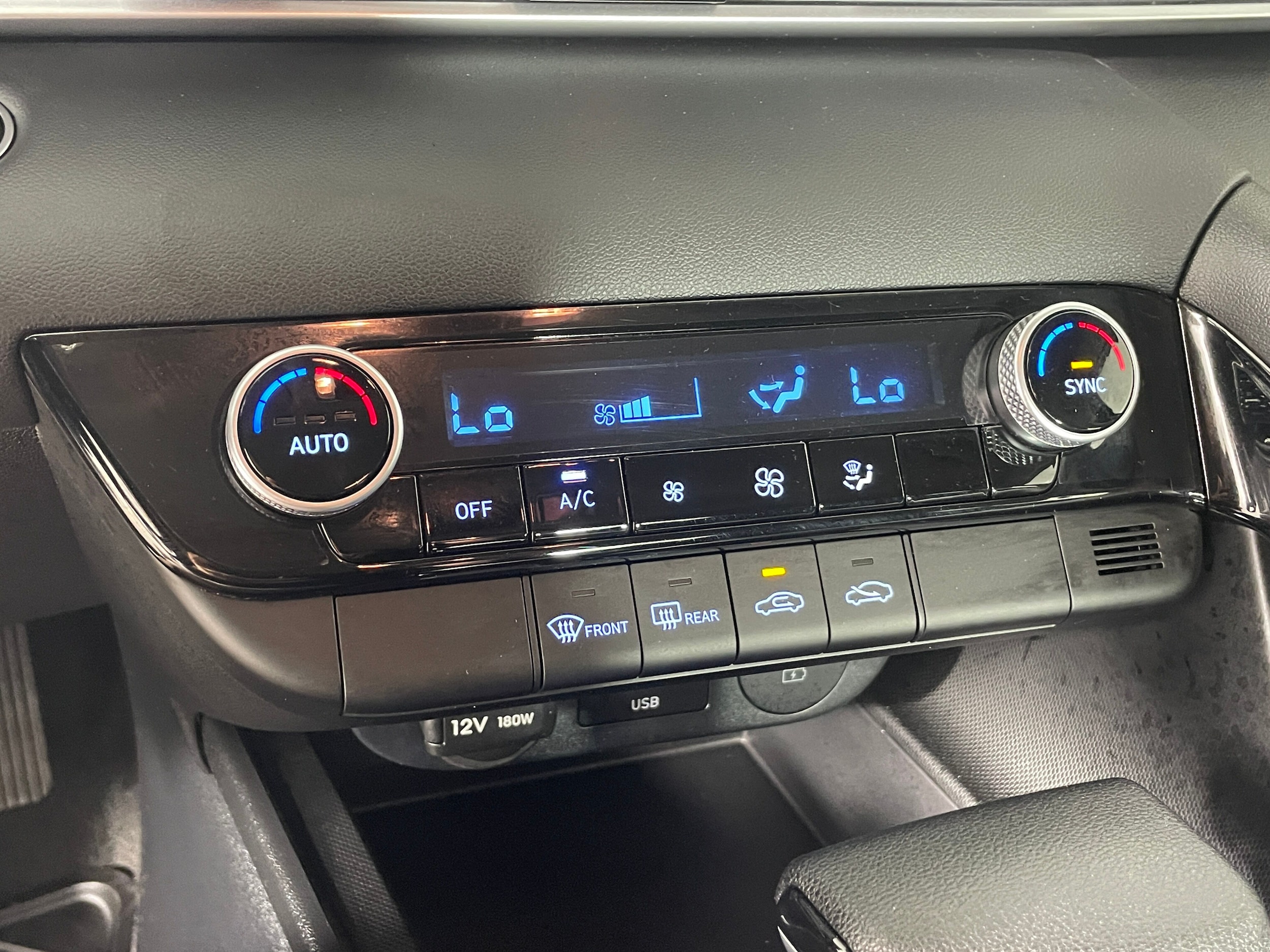 2025 Hyundai Elantra Blue - Photo 9