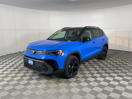 2025 Volkswagen Taos 1.5T SE Black SUV