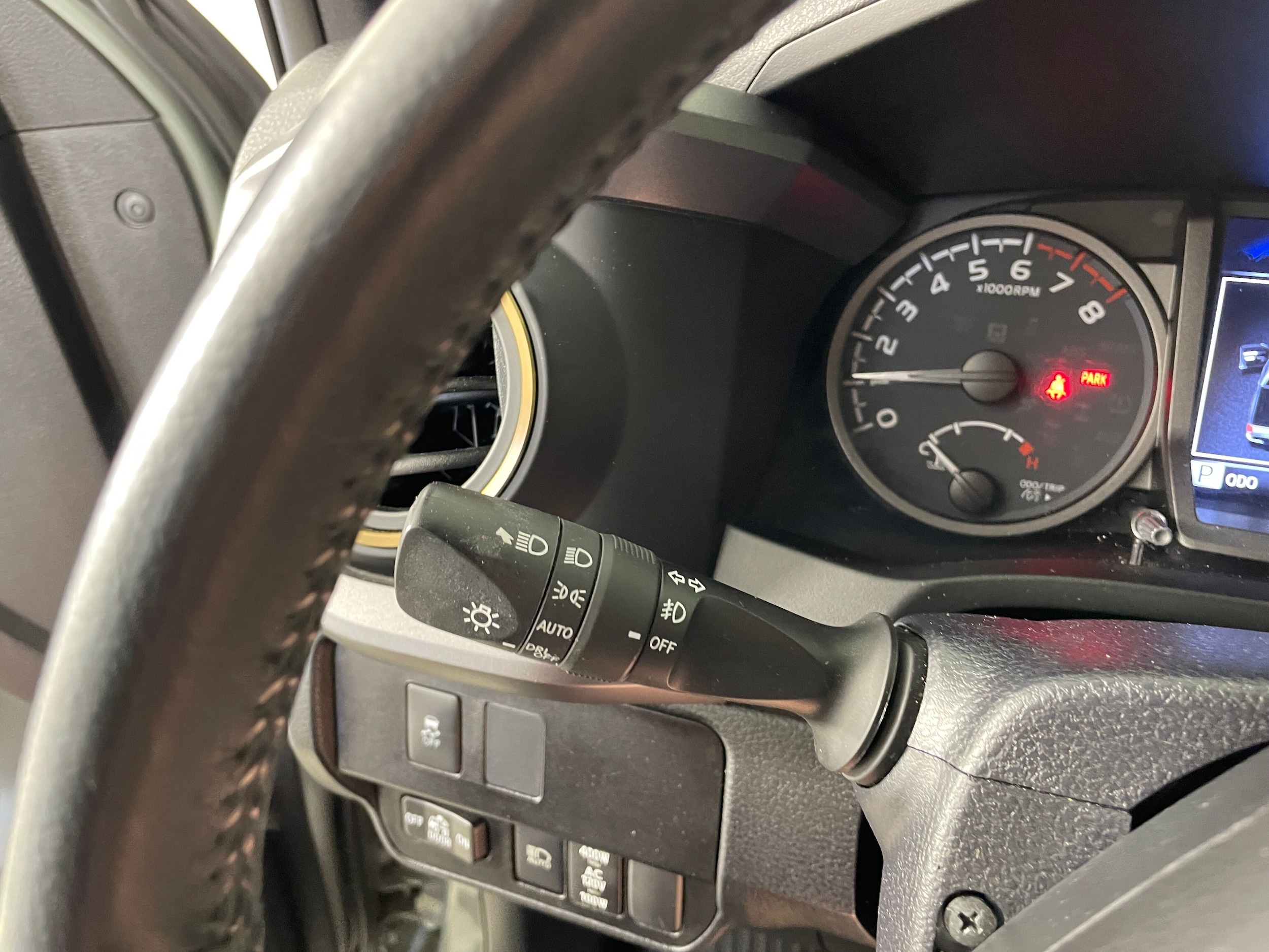 2022 Toyota Tacoma TRD Sport - Photo 13