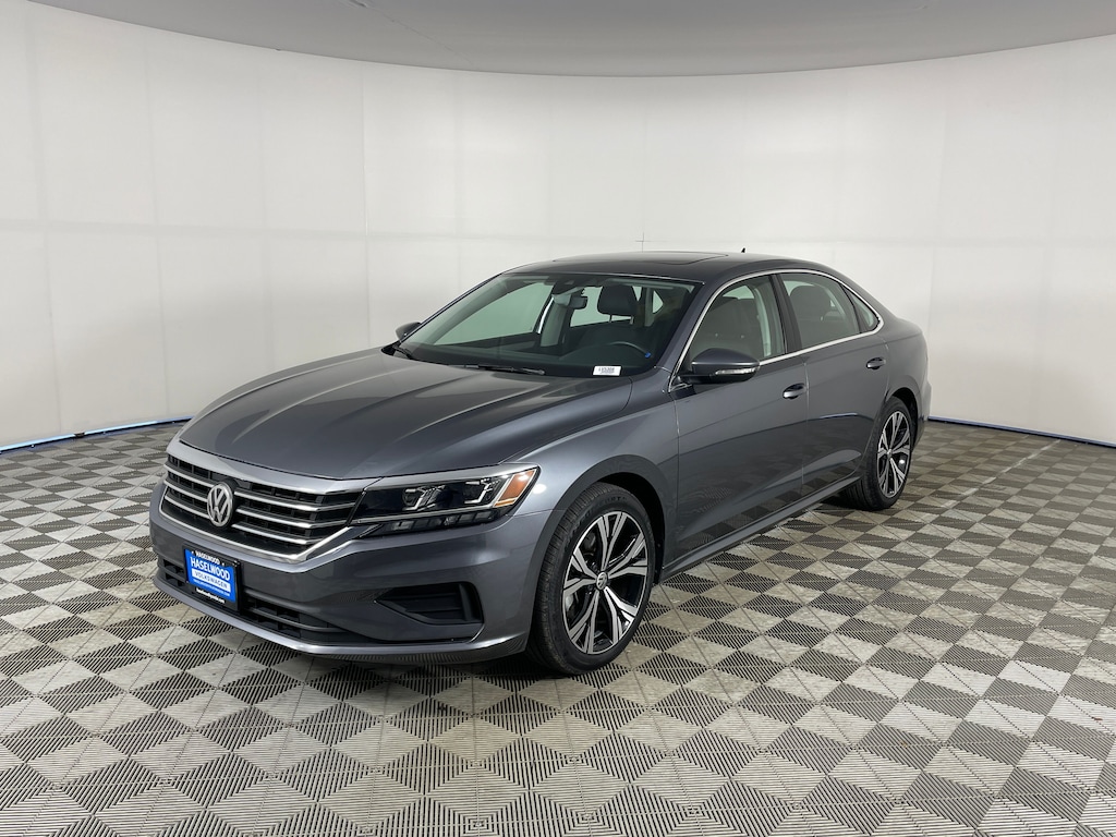 Certified 2022 Volkswagen Passat 2.0T SE Sedan